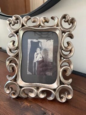 Vintage 1993 TerraGrafics Silver Ornate Scroll 5” x 7” Photo Frame, stunning 😍